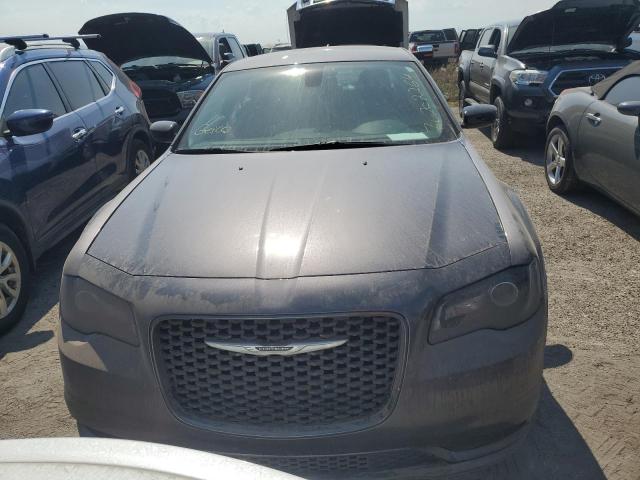 VIN 2C3CCARG5KH691085 2019 Chrysler 300, Touring no.5