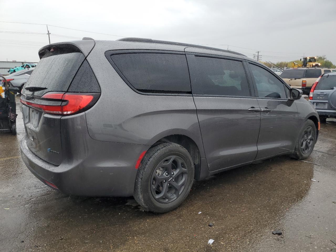 Lot #2955076797 2021 CHRYSLER PACIFICA H