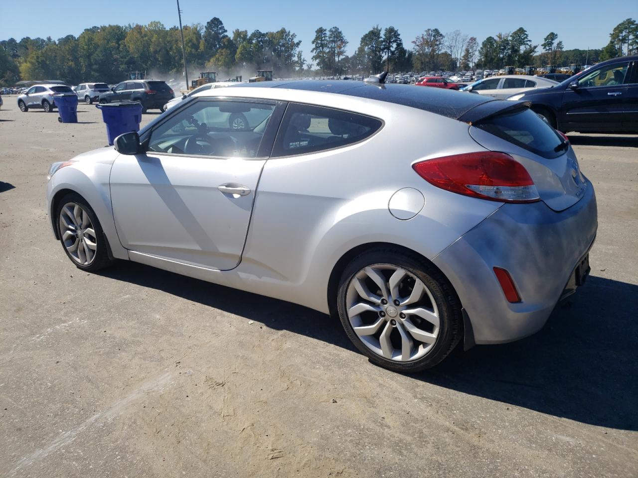 Lot #2912038661 2013 HYUNDAI VELOSTER