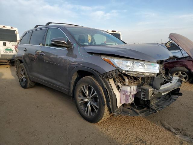 VIN 5TDBZRFH9HS473582 2017 Toyota Highlander, LE no.4