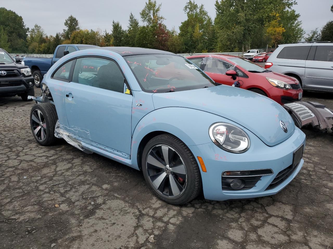 Lot #2989333570 2014 VOLKSWAGEN BEETLE TUR