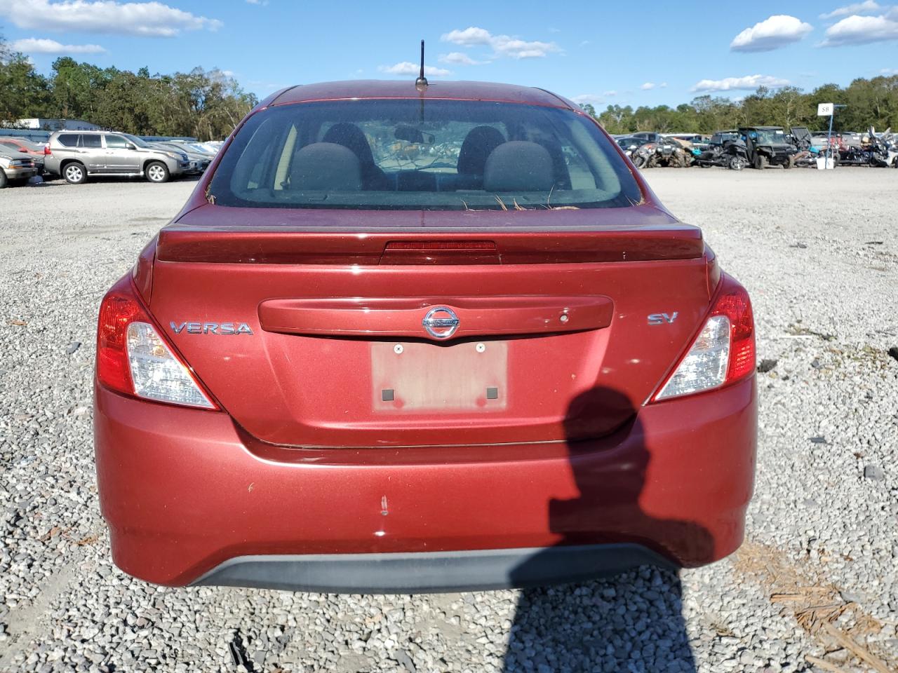 Lot #2943046858 2017 NISSAN VERSA S