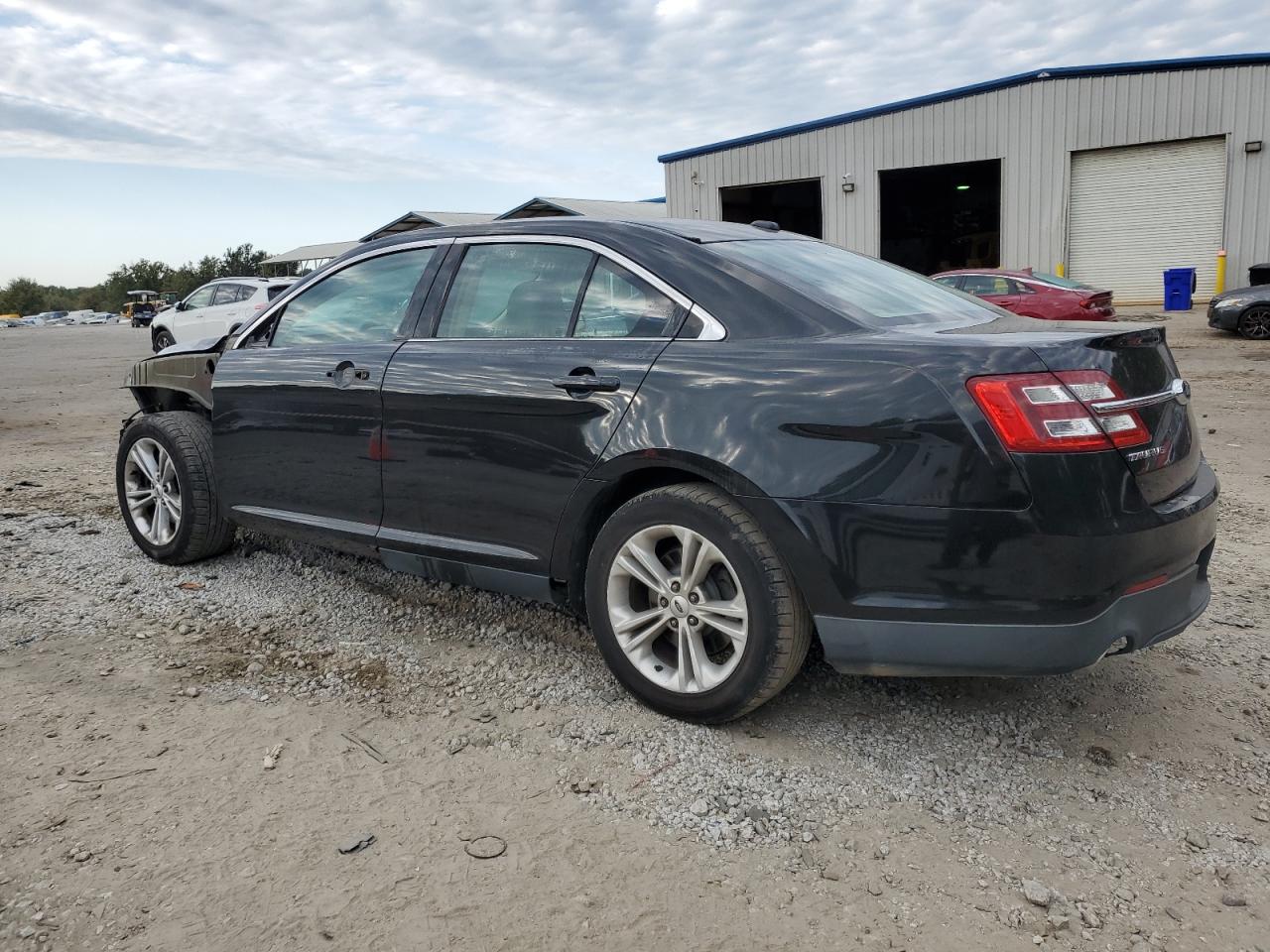 Lot #2907319176 2015 FORD TAURUS SE