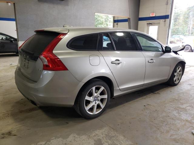 2015 VOLVO V60 YV140MEJ3F1246824