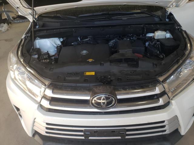 VIN 5TDJZRFH3HS516440 2017 Toyota Highlander, SE no.12