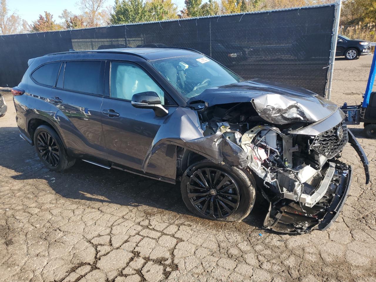 Lot #2969934978 2024 TOYOTA HIGHLANDER