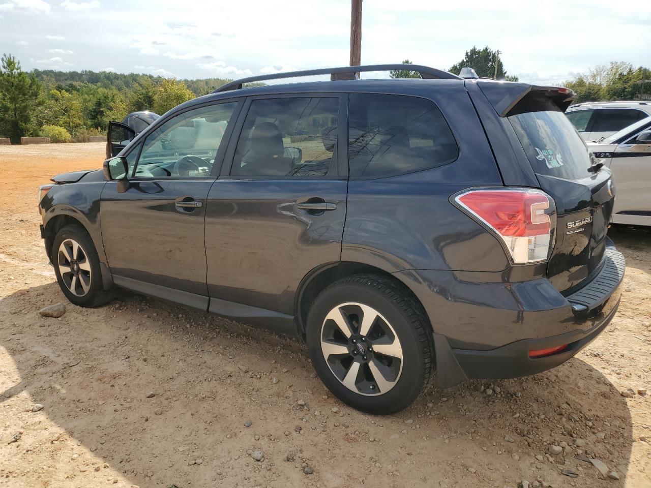 Lot #2955046794 2017 SUBARU FORESTER 2