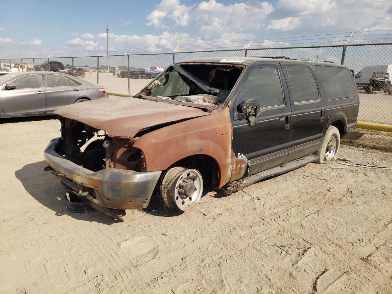  Salvage Ford Excursion