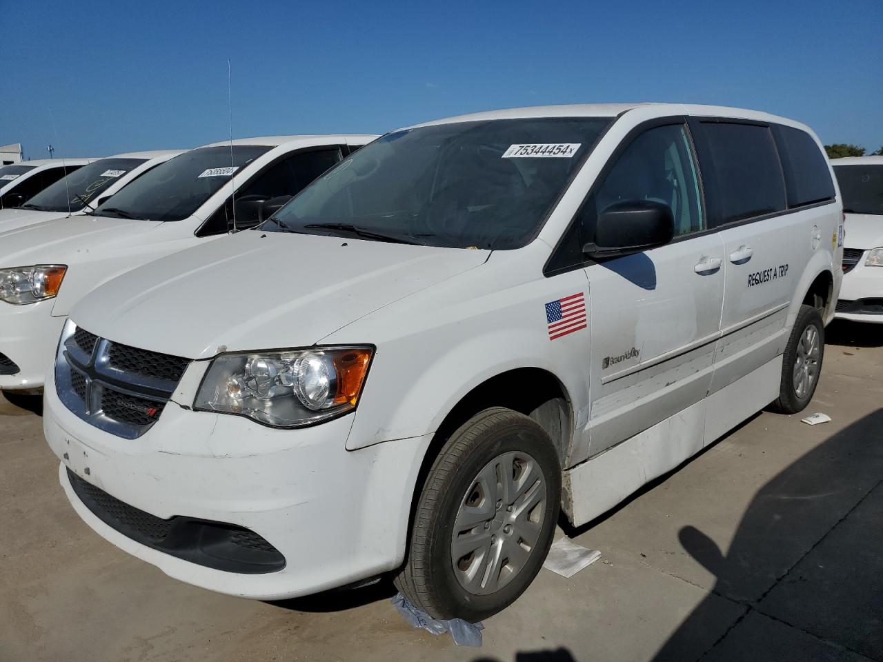 Lot #2940671352 2017 DODGE GRAND CARA