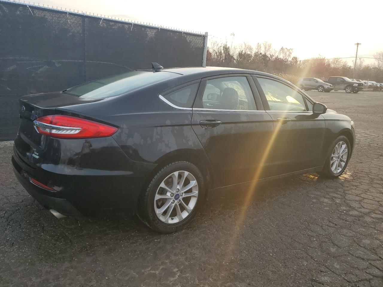 Lot #2959910303 2020 FORD FUSION SE