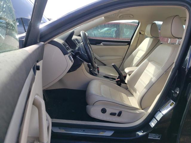 2017 VOLKSWAGEN PASSAT R-L - 1VWDT7A38HC084053