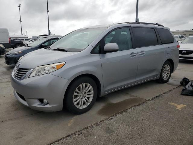 VIN 5TDYK3DC9ES432481 2014 Toyota Sienna, Xle no.1