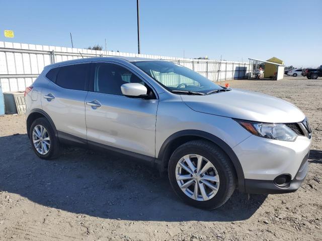 VIN JN1BJ1CPXJW501130 2018 Nissan Rogue, S no.4