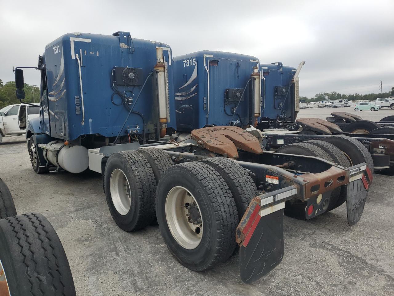 Lot #2944832623 2007 FREIGHTLINER CONVENTION