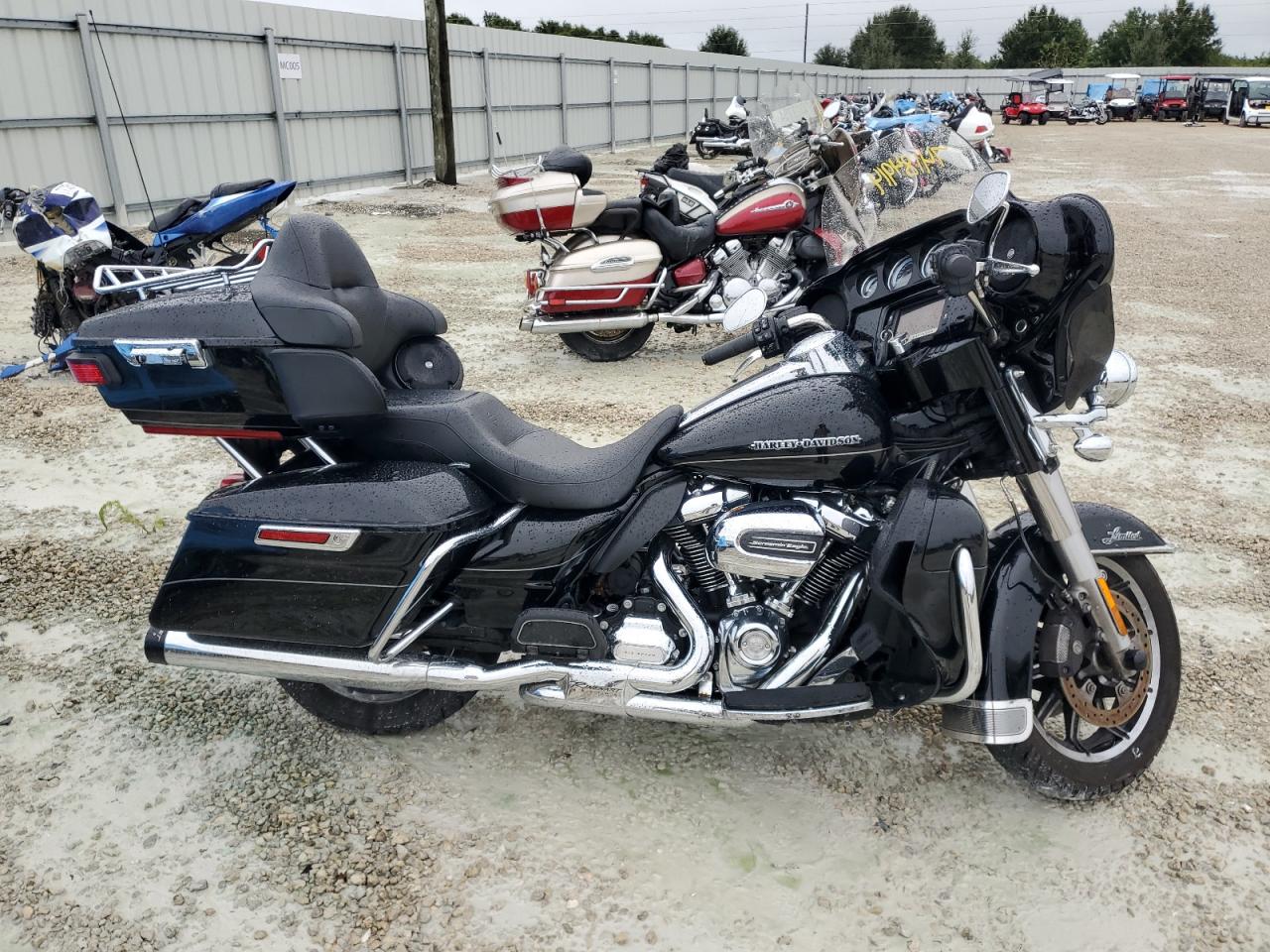 1HD1KED13HB613386 HARLEY-DAVIDSON FLHTK ULTR 2017