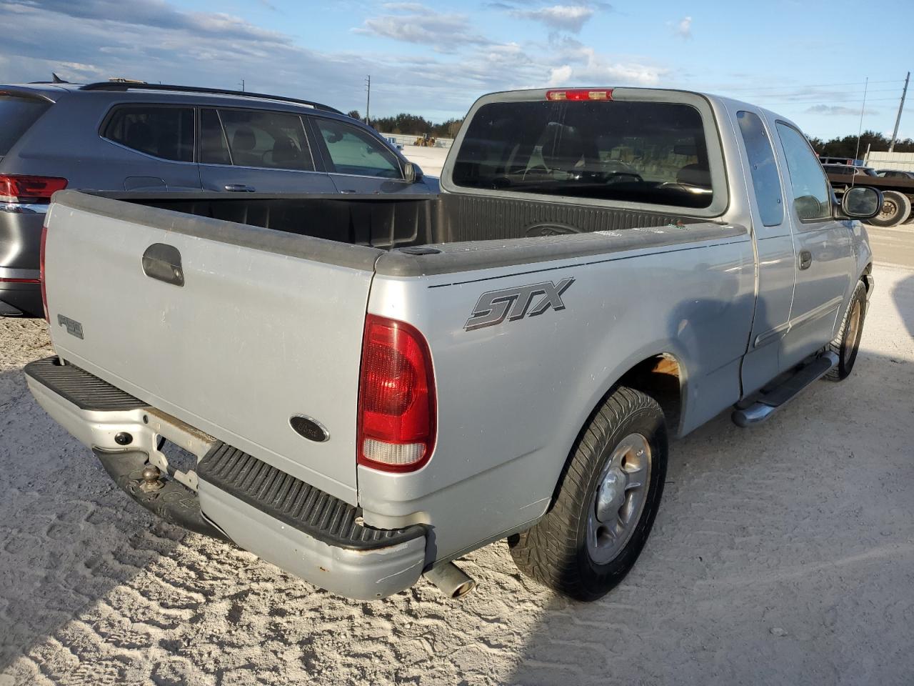 Lot #2996101840 2004 FORD F-150 HERI