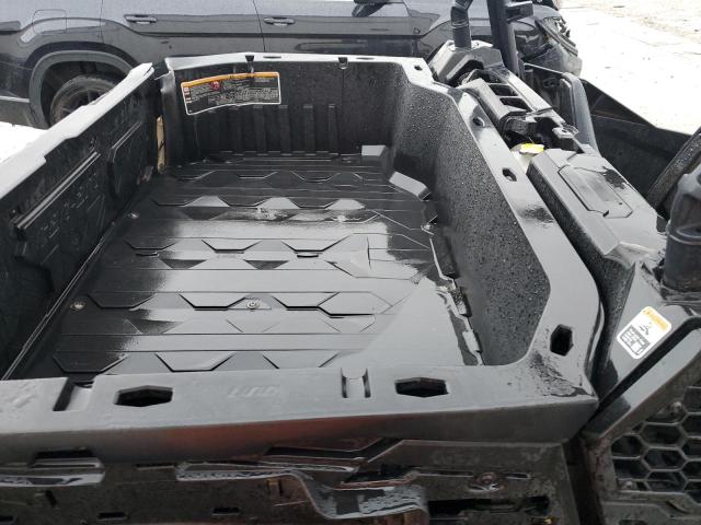 2024 CAN-AM COMMANDER - 3JBAKAX45RE000340