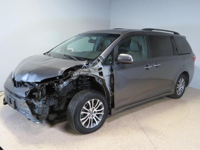 TOYOTA SIENNA XLE 2018 gray  gas 5TDYZ3DC3JS921237 photo #3