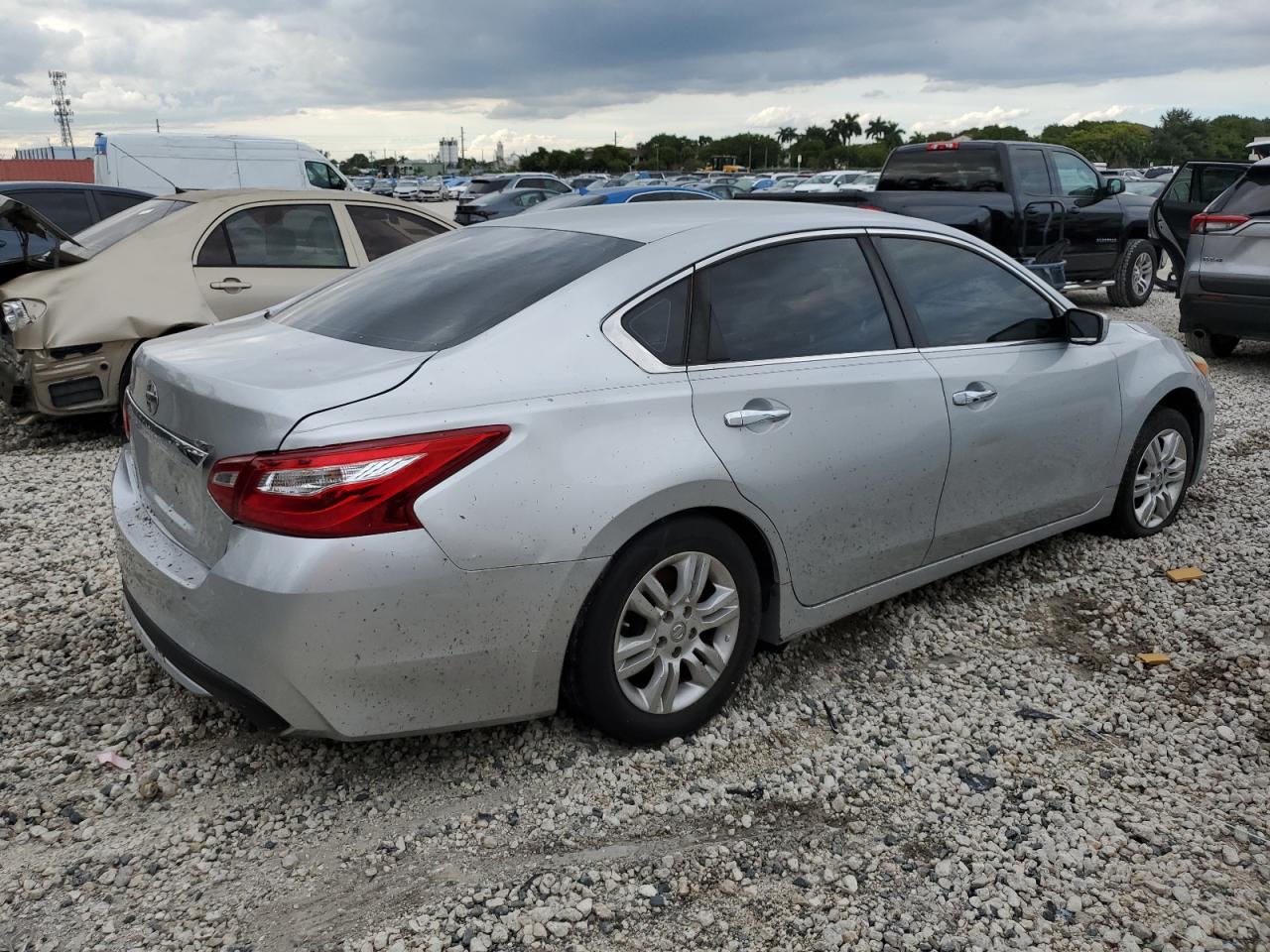 NISSAN ALTIMA 2.5 2016 silver  gas 1N4AL3AP6GN306678 photo #4