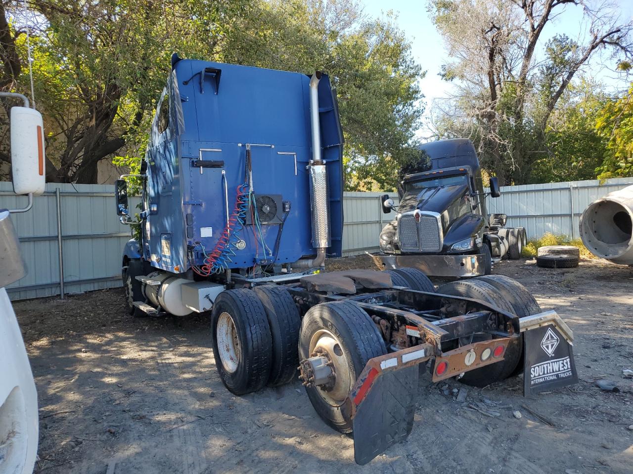 Lot #2959915295 2007 FREIGHTLINER CONVENTION