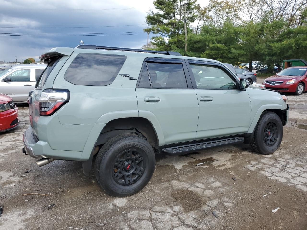 Lot #2955321713 2023 TOYOTA 4RUNNER SE