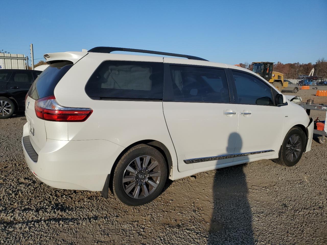 Lot #3025786301 2019 TOYOTA SIENNA XLE