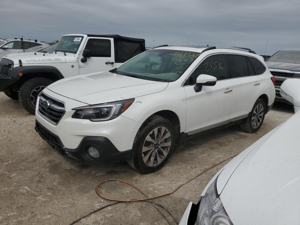 SUBARU OUTBACK TO 2019 white  gas 4S4BSETC7K3332956 photo #1