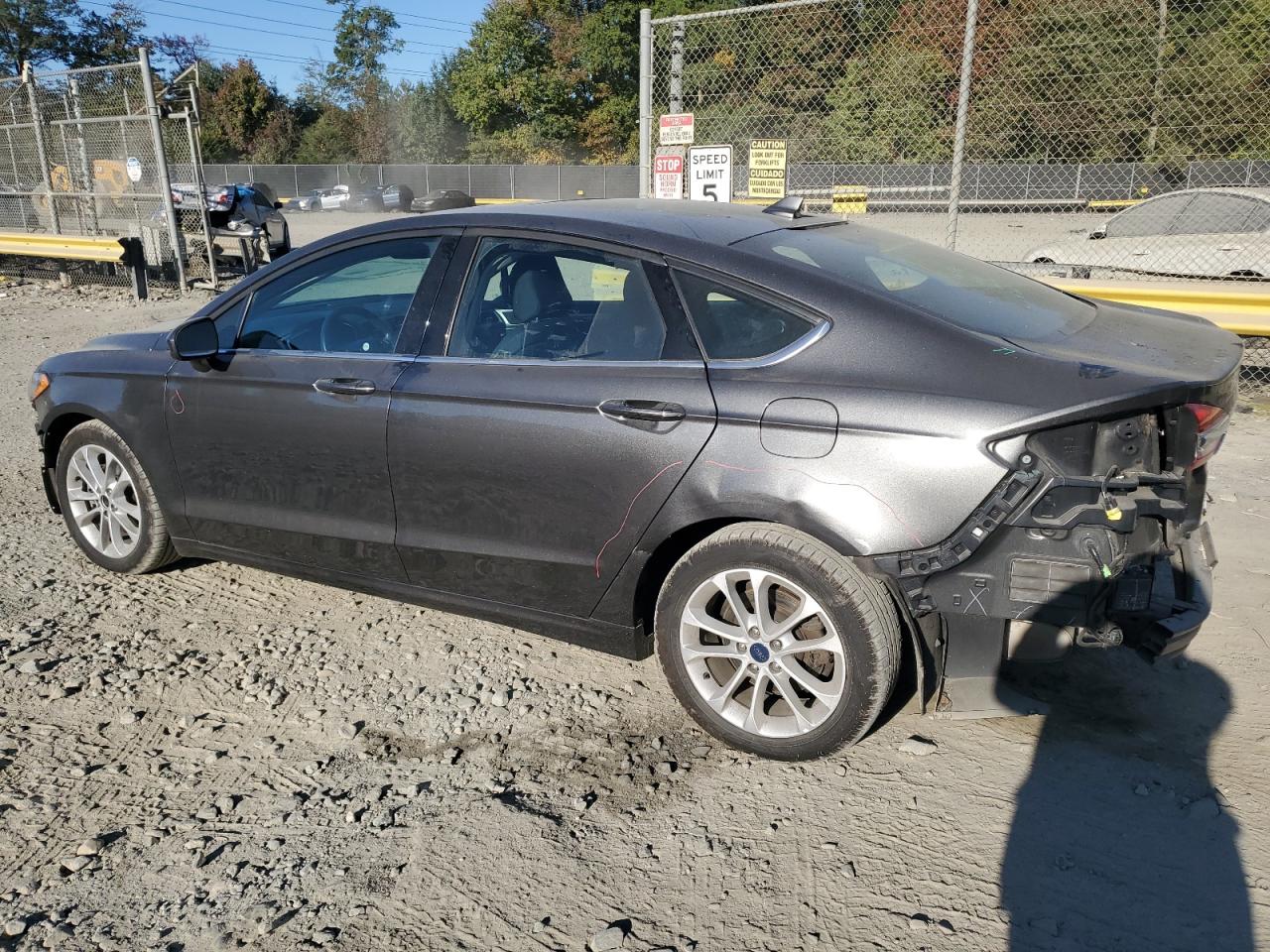 Lot #2969904909 2020 FORD FUSION SE