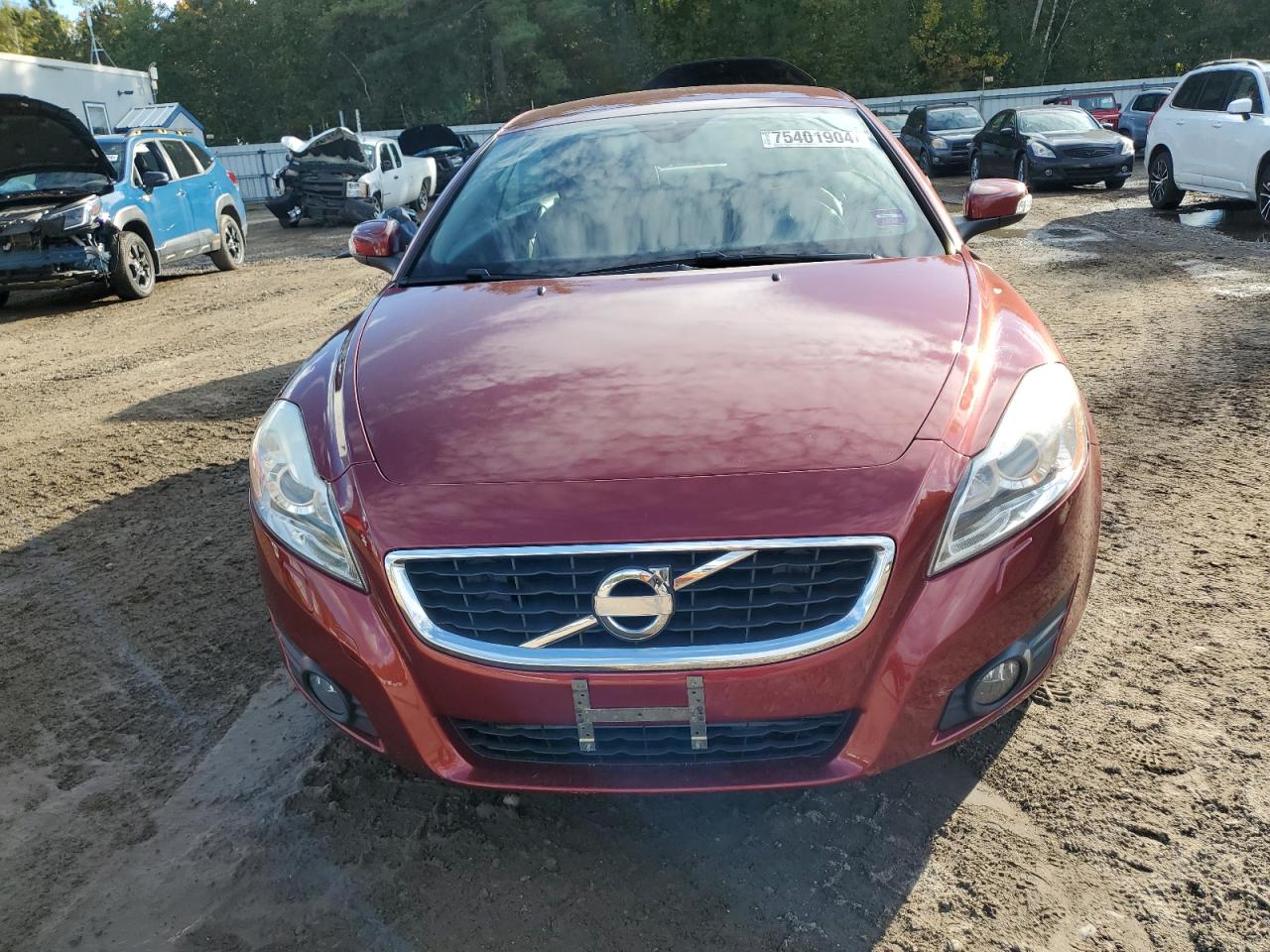 Lot #2952665233 2011 VOLVO C70 T5