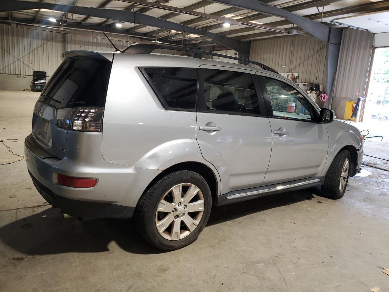 Lot #2876785384 2011 MITSUBISHI OUTLANDER