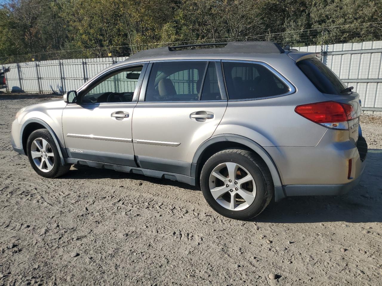 Lot #2972216201 2014 SUBARU OUTBACK 2.