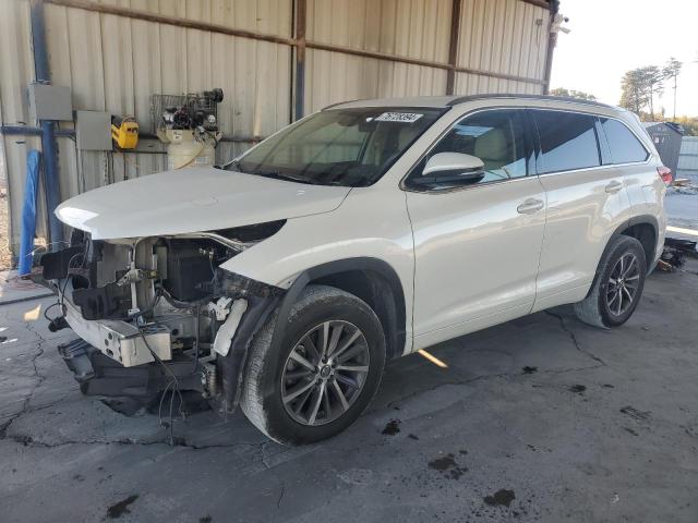 VIN 5TDKZRFH3JS536648 2018 Toyota Highlander, SE no.1