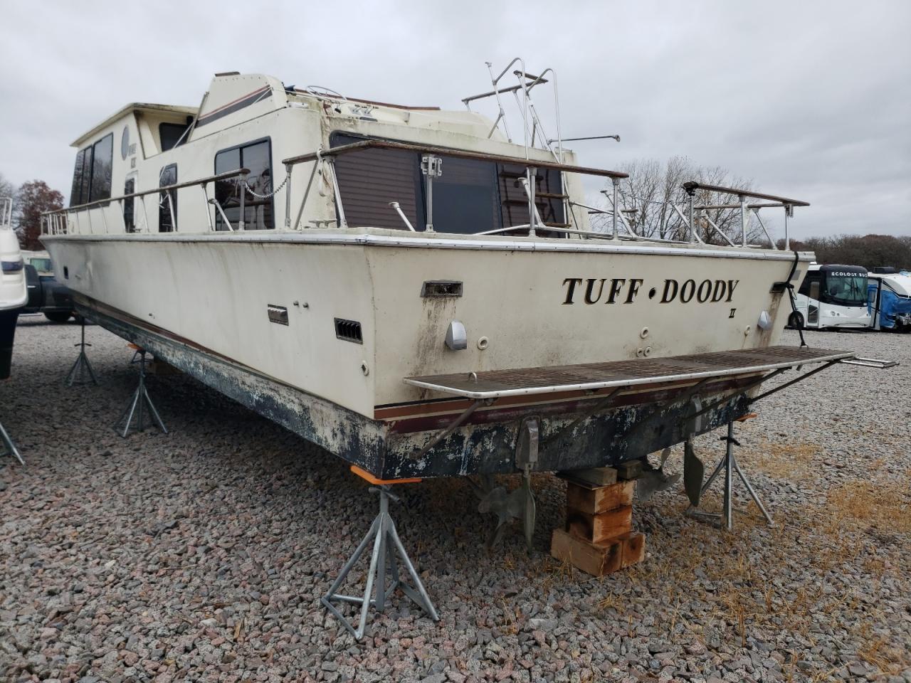 Lot #2943141519 1977 BLUE BOAT