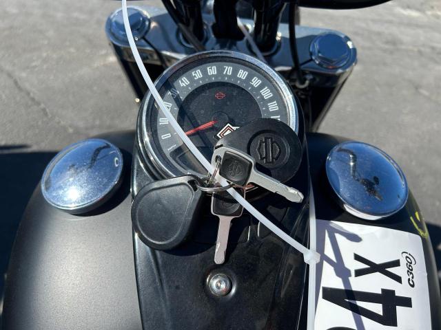 2018 HARLEY-DAVIDSON FLSL SOFTA 1HD1YDJ1XJC011856