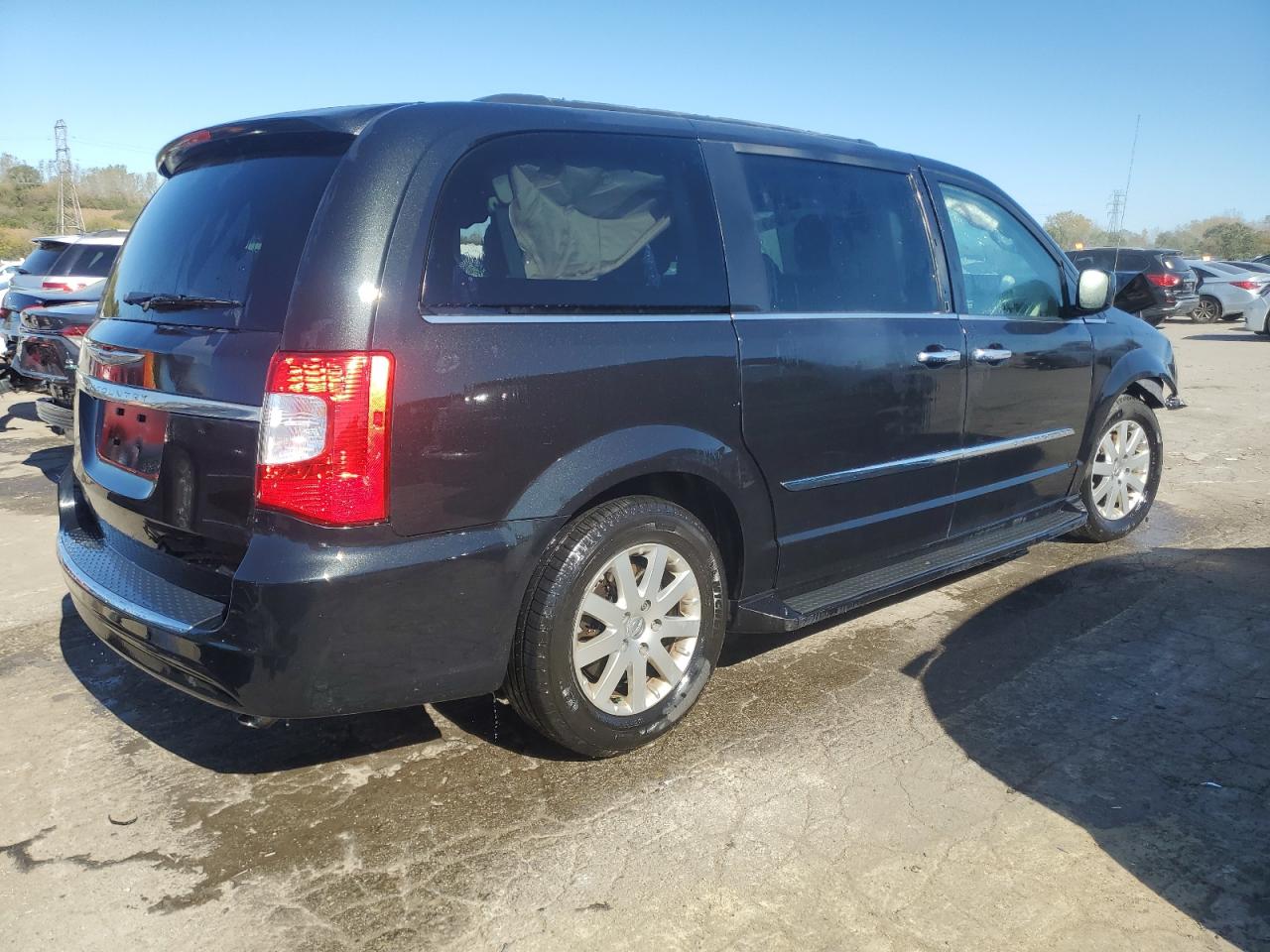 Lot #3031767999 2016 CHRYSLER TOWN & COU