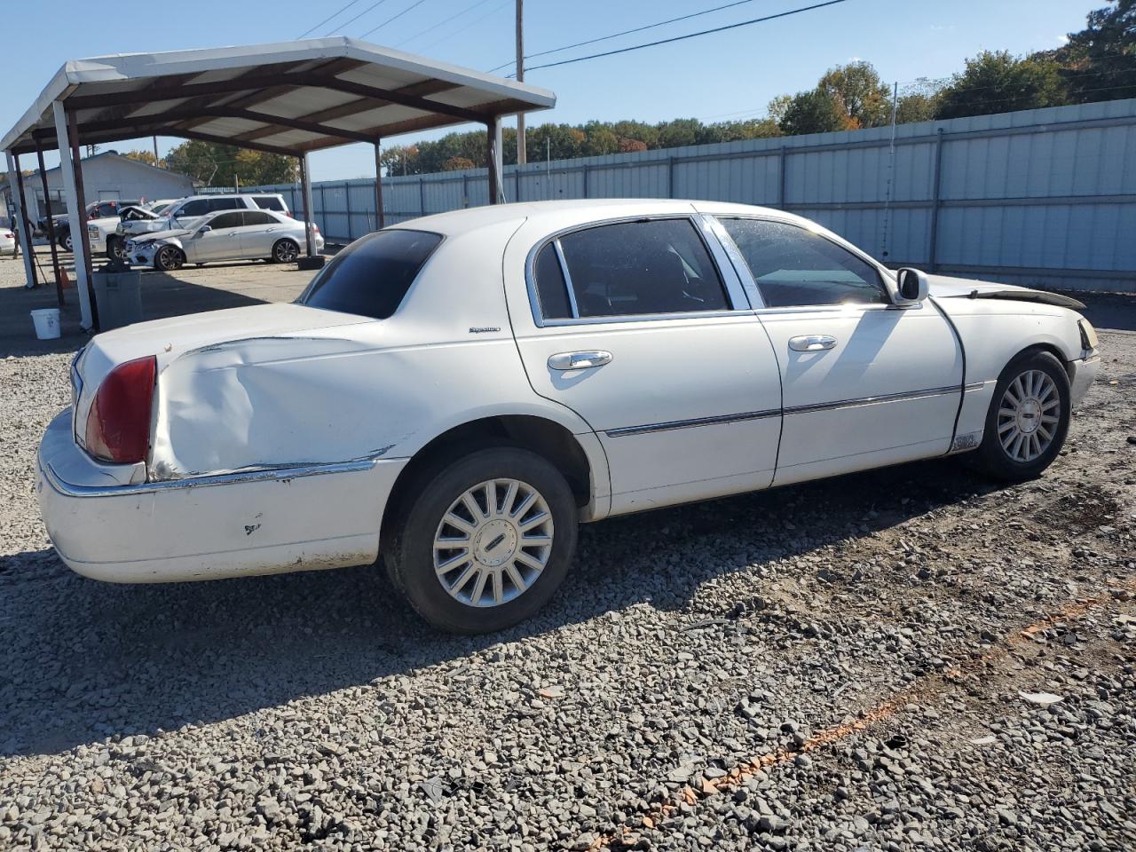 Lot #2952816814 2003 LINCOLN TOWN CAR S