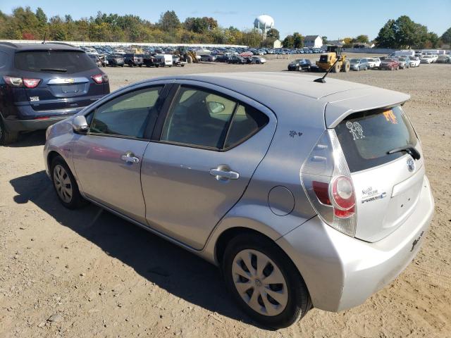 VIN JTDKDTB3XE1075327 2014 Toyota Prius no.2