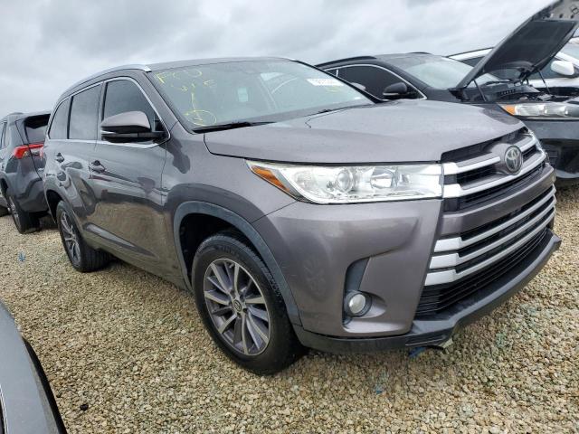 VIN 5TDKZRFH8KS567900 2019 Toyota Highlander, SE no.4