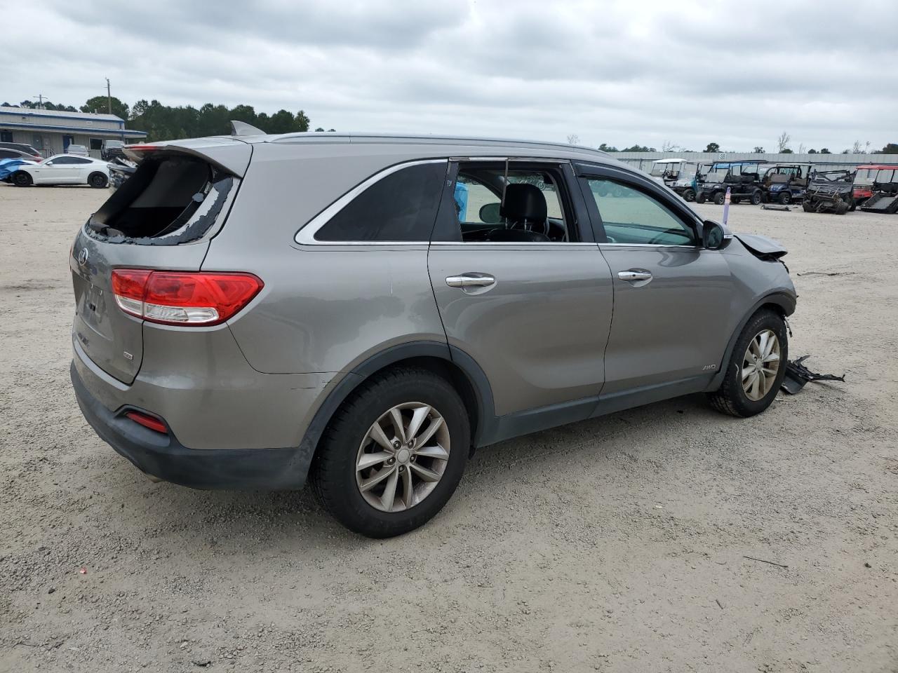 Lot #2943034302 2017 KIA SORENTO LX