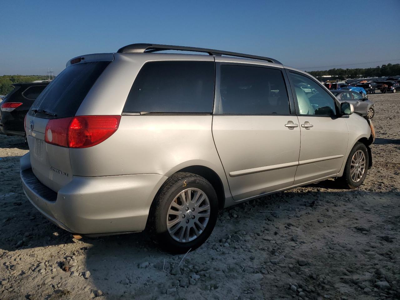 Lot #3008961557 2010 TOYOTA SIENNA XLE