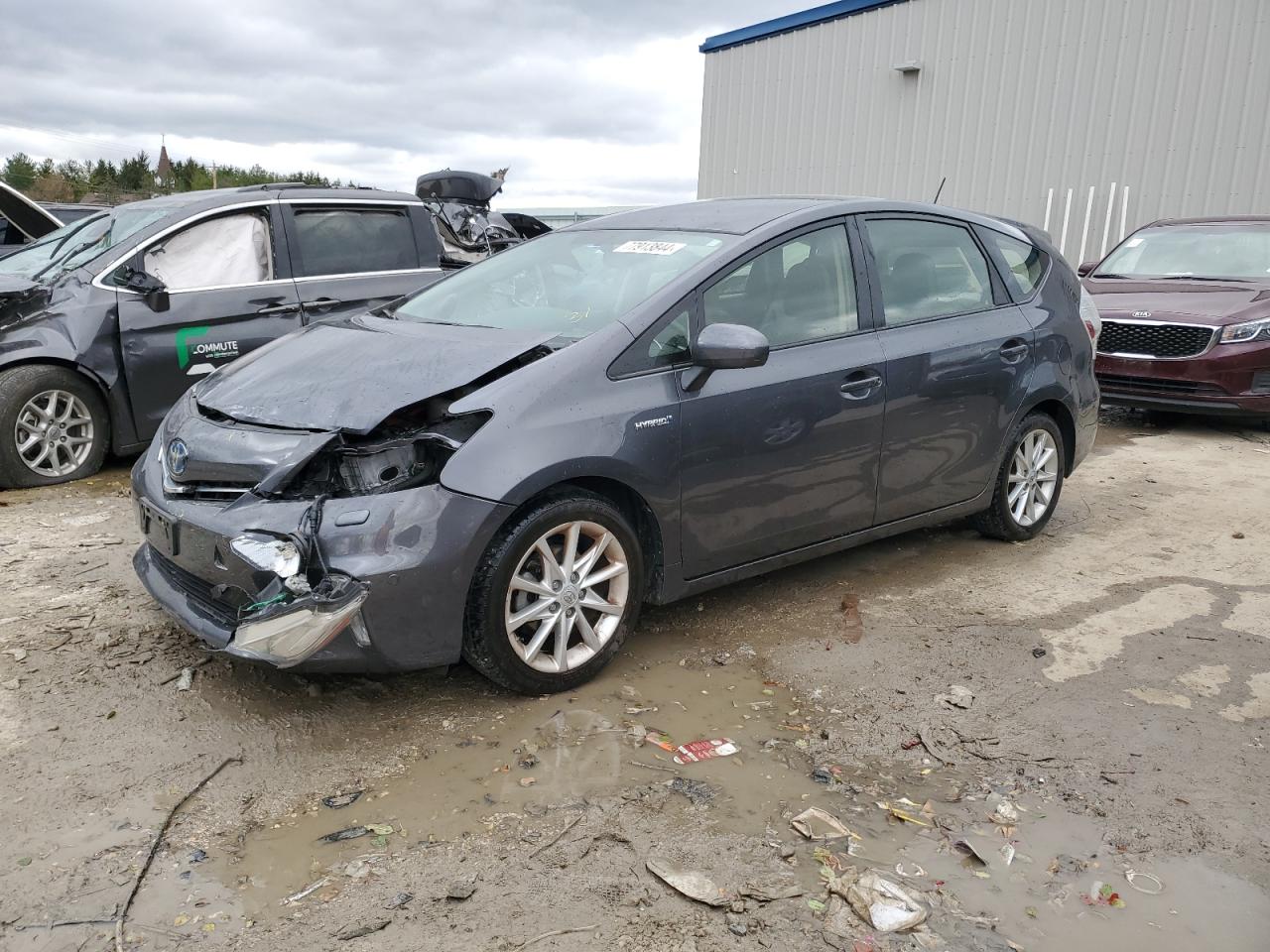 Lot #2974651532 2014 TOYOTA PRIUS V