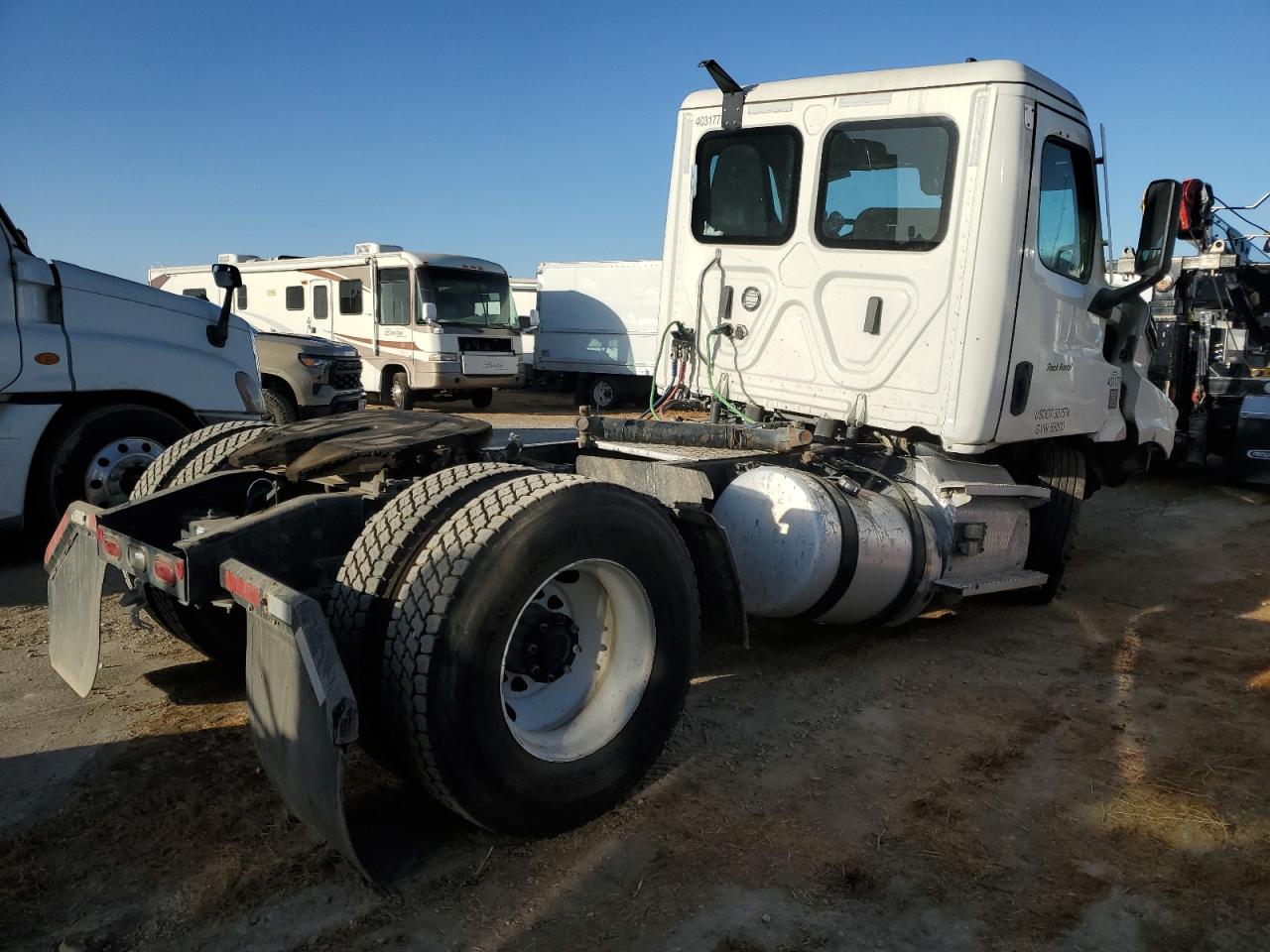 Lot #2935447124 2022 FREIGHTLINER CASCADIA 1