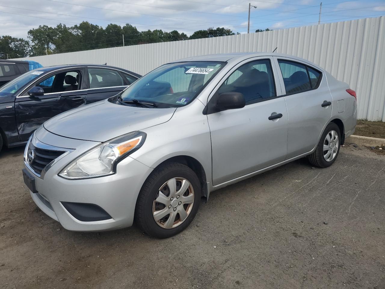 Lot #2945146678 2015 NISSAN VERSA S