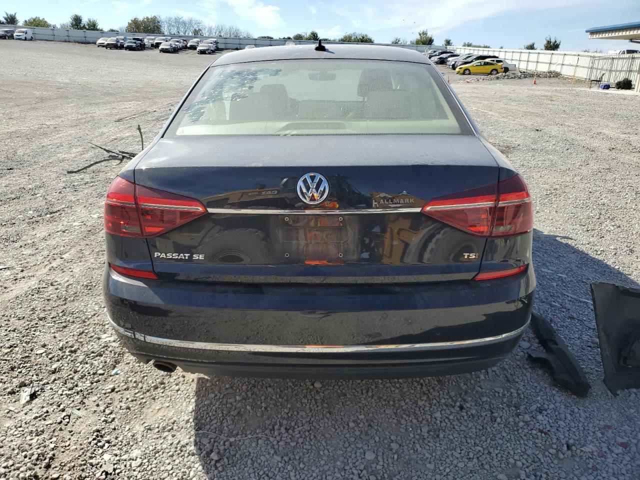 Lot #2989300138 2017 VOLKSWAGEN PASSAT SE