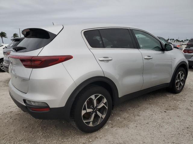 VIN KNDPMCAC4L7752017 2020 KIA Sportage, LX no.3