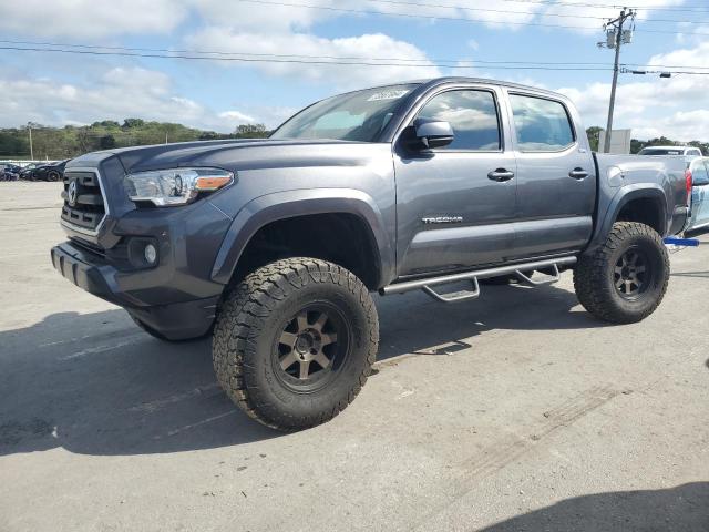 VIN 5TFAZ5CNXHX051877 2017 Toyota Tacoma, Double Cab no.1