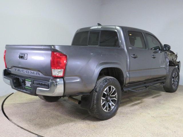 TOYOTA TACOMA DOU 2017 gray  gas 5TFAX5GN2HX082492 photo #4