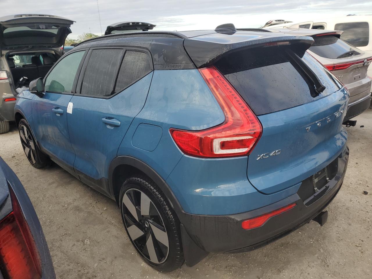 Lot #2971466426 2023 VOLVO XC40 RECHA