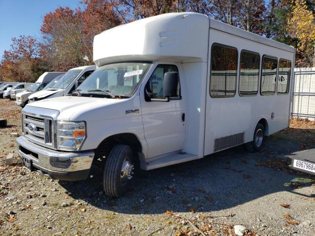 FORD ECONLINE 2016 white cutaway gas 1FDWE3FS0GDC12742 photo #1