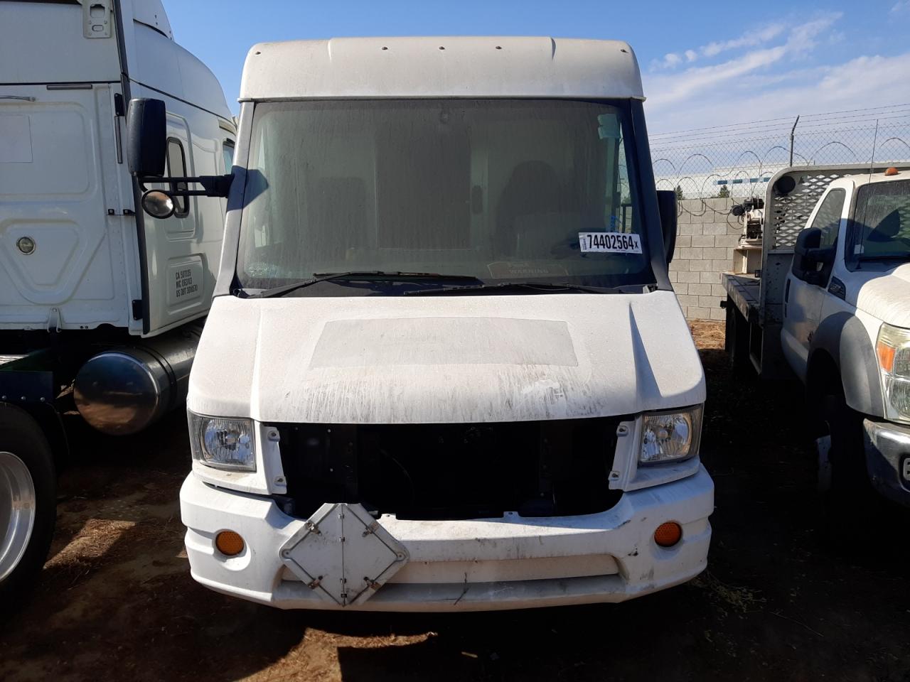 Lot #2988525313 2012 ISUZU NPR